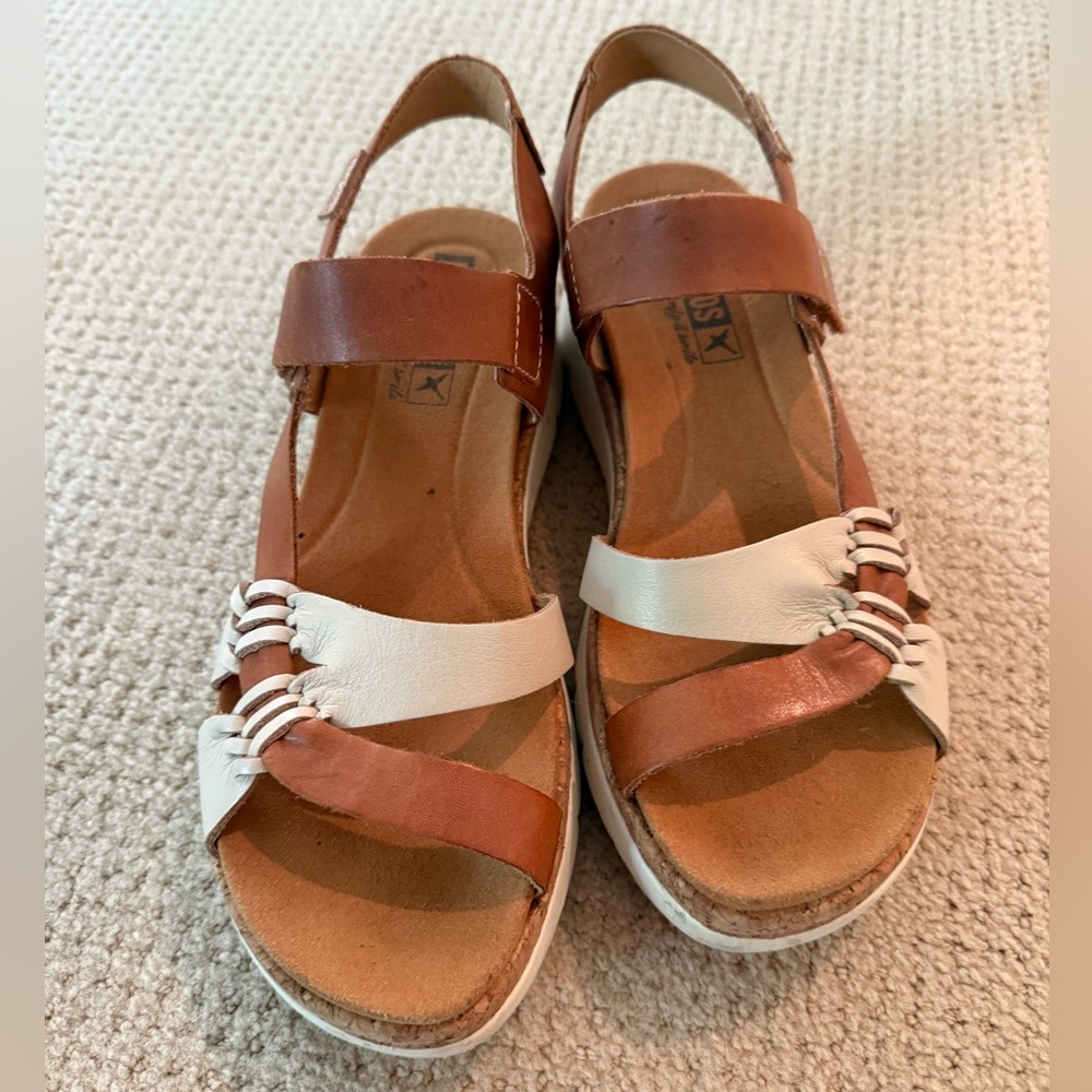 Pikolinos Palma Sandal - Picture 2 of 5